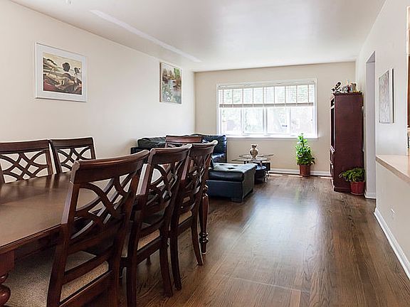 5th image of 6155 N Sacramento Ave