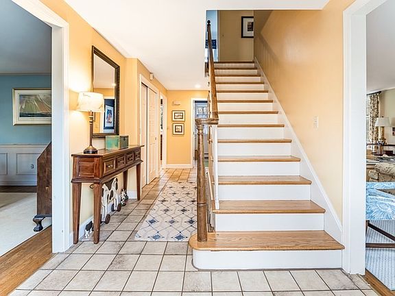3rd image of 32 Wildwood Dr