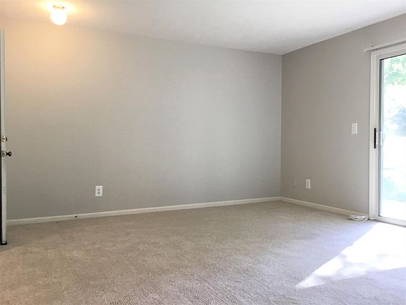 3rd image of 540 Beacon Lake Dr #2