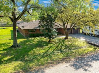 2906 Michaelis Ln, Baytown, TX 77521