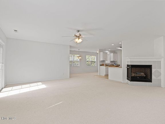 4th image of 906 Meadowbrook S Unit 906