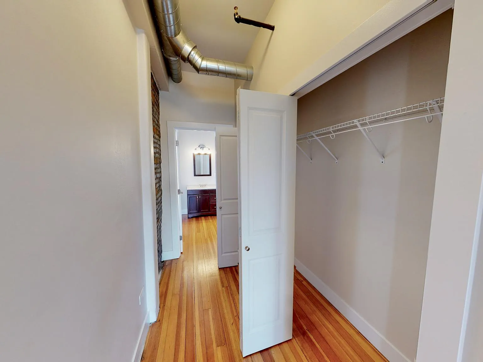 2 bed, 1031 sqft, $2,000 — Photo 4
