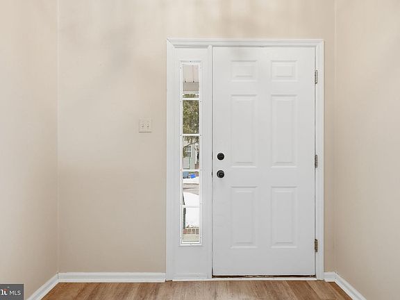 2nd image of 515 Williamsburg Way