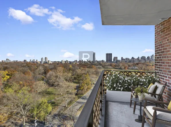 400 Central Park West image 9 of 14