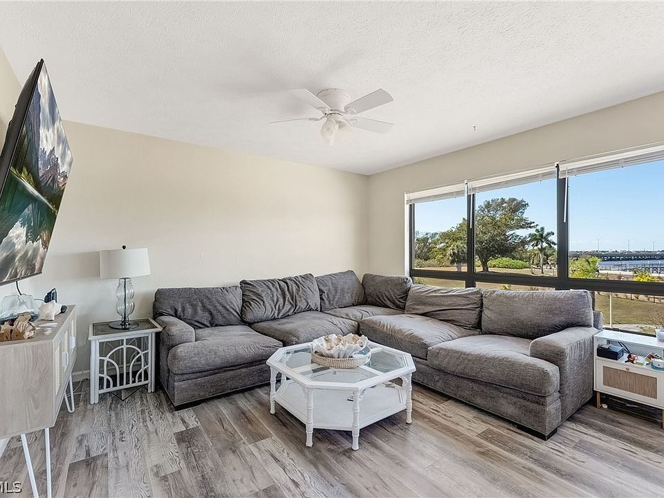 1st image of 12498 Riverside Dr APT 205