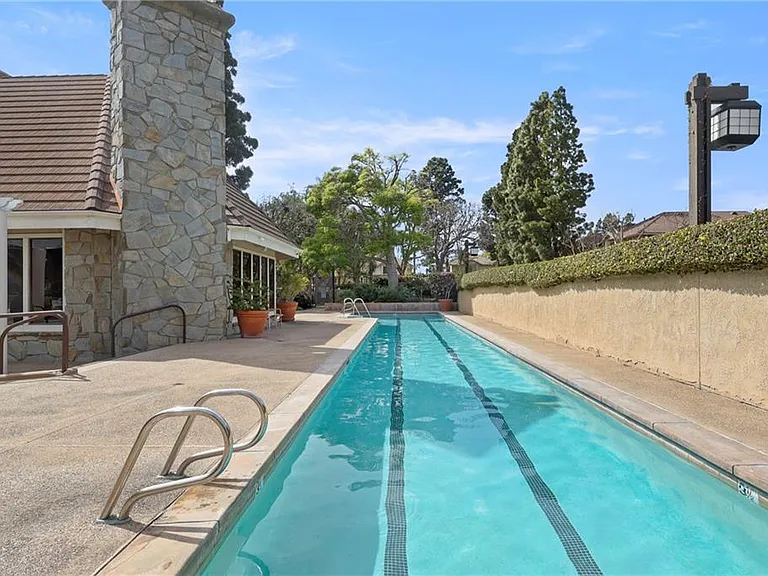2571 Plaza Del Amo #209 — Photo 20