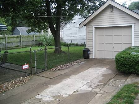 Detached Garage