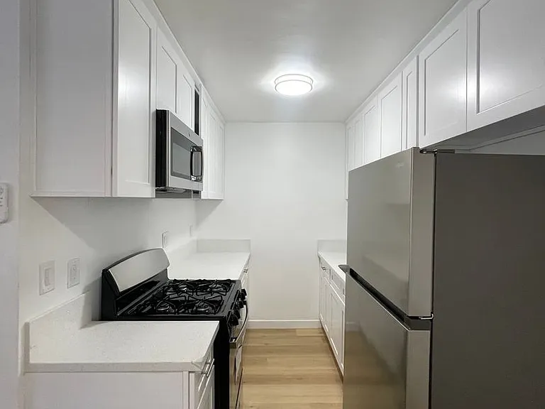 837 W Beach Ave #839 — Photo 17