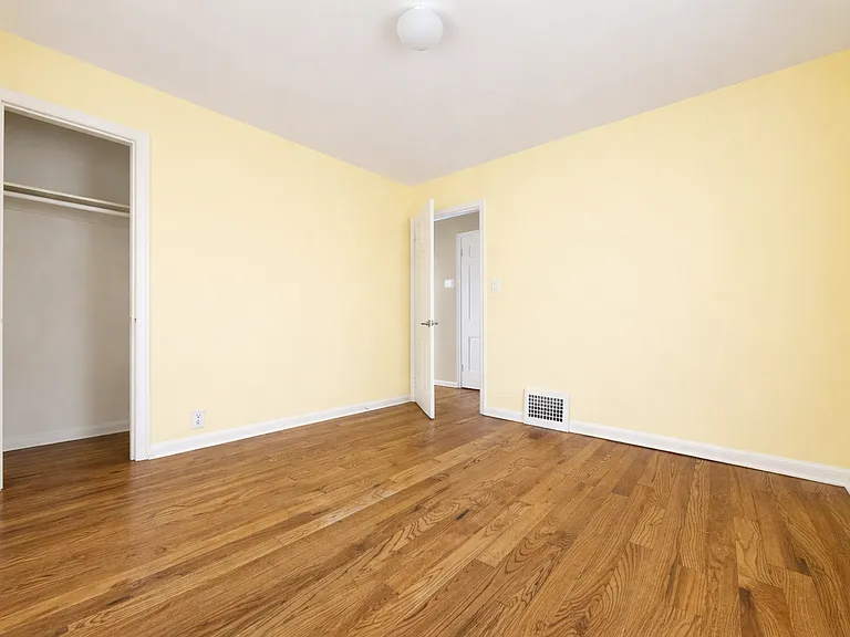 245 Island Ave — Photo 4