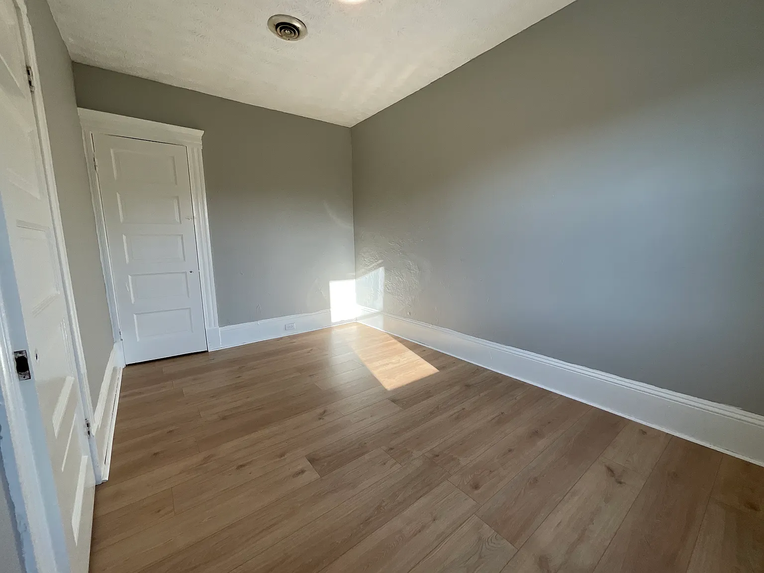 2 bed, 1012 sqft, $1,175 — Photo 4