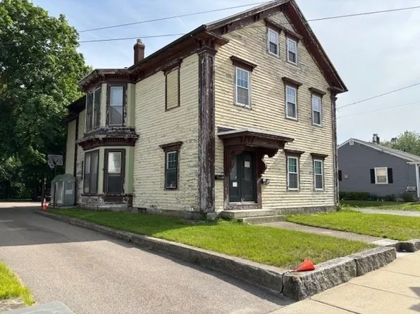 83 Main St, Blackstone, MA 01504