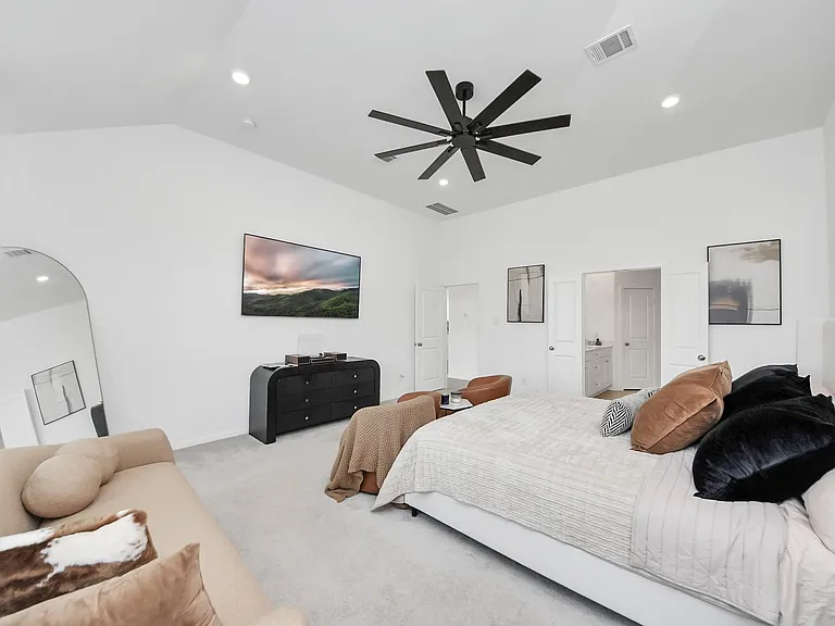 6325 Golden Seaton Dr — Photo 11