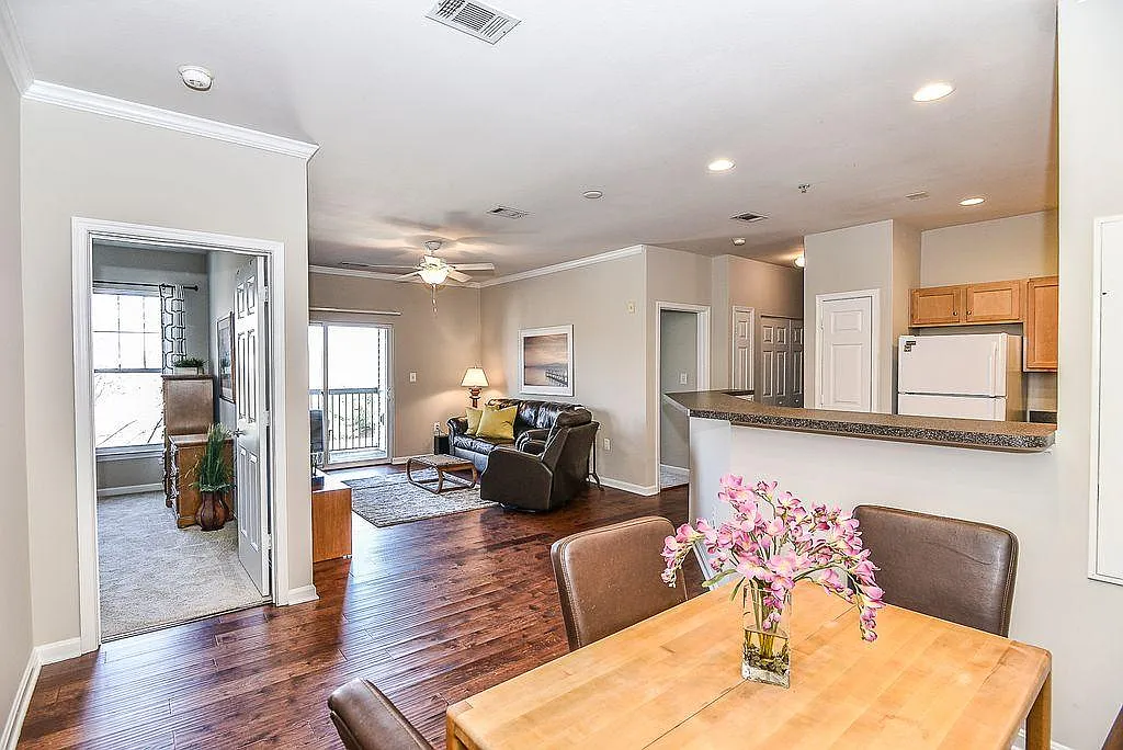 5126 Brittney Elyse Cir APT M photo 1