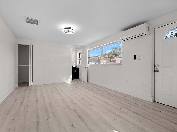 3rd image of 2131 Euclid Cir E #B