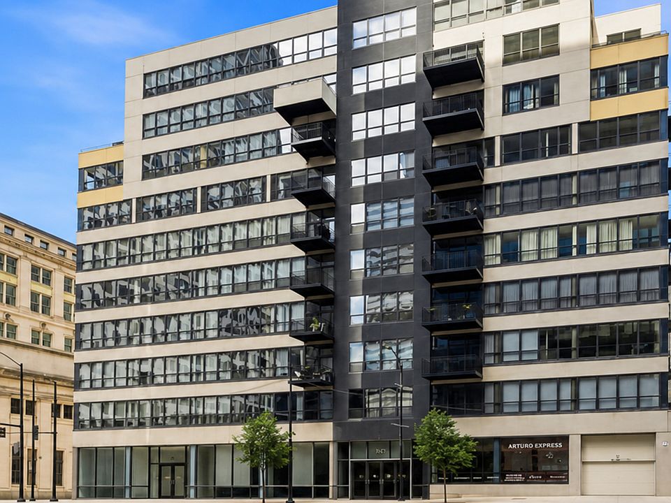 1st image of 130 S Canal St APT 210