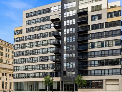130 S Canal St APT 210, Chicago, IL, 60606