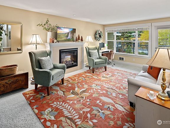 3rd image of 22910 90th Avenue W #C207
