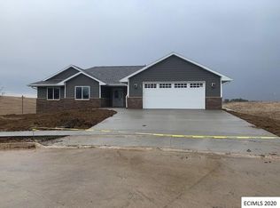 307 Oak Forest Dr, Epworth, IA 52045