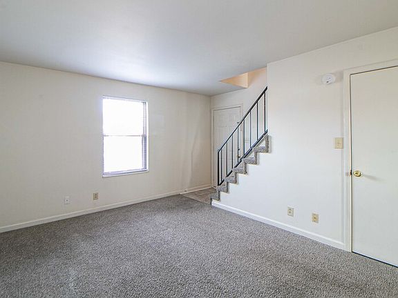 4th image of 1603-10 Minglewood Dr