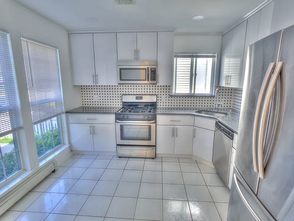62 Hickory Rd #B