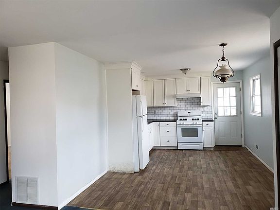 3rd image of 21 Wren Ct