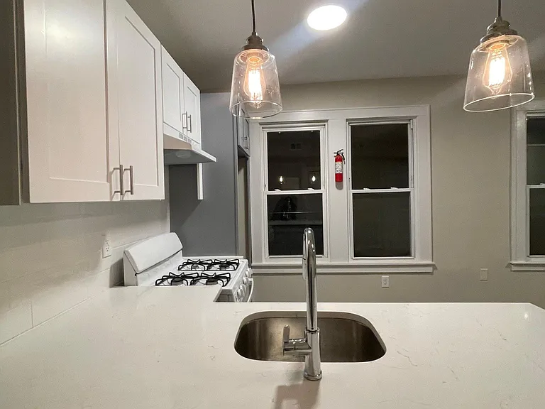 849 S 19th St #1R — Photo 4