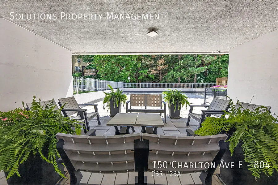 *Beautiful 2 Bedroom, 1.5 Bath Condo w/ Plenty of Amenities* — Photo 4