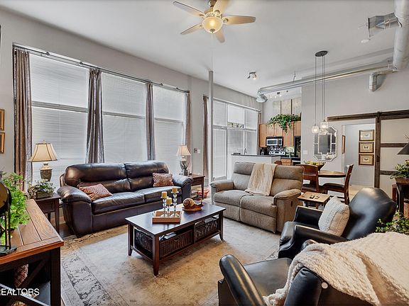 5th image of 306 Wall Ave #12
