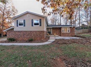 220 Jamie Dr, Statesville, NC 28677