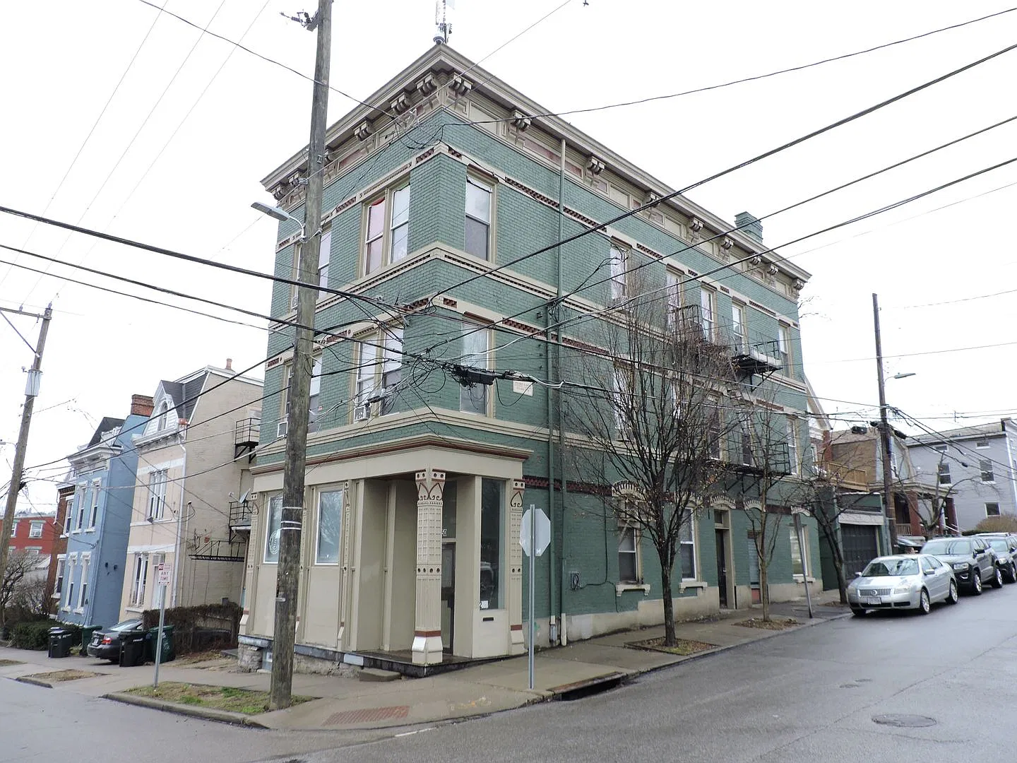 250 Warner — Photo 2