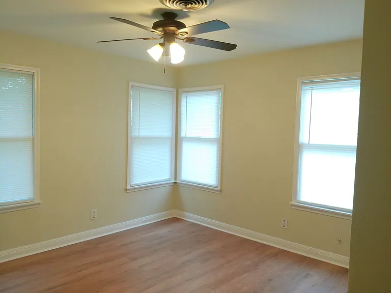 4026 Brentwood Dr — Photo 10