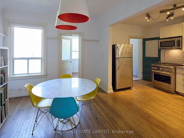 1158 College St #2 — Photo 4