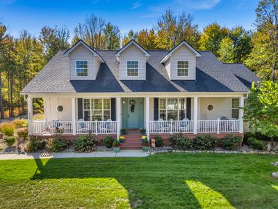 8180 Ledgewood Ravine Trl, Fenton, MI, 48430