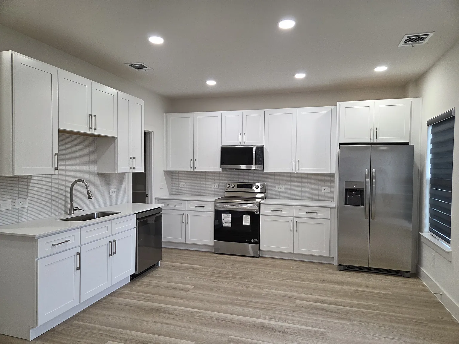 3 bed, 2.5 bath, 1794 sqft, $2,600 — Photo 4