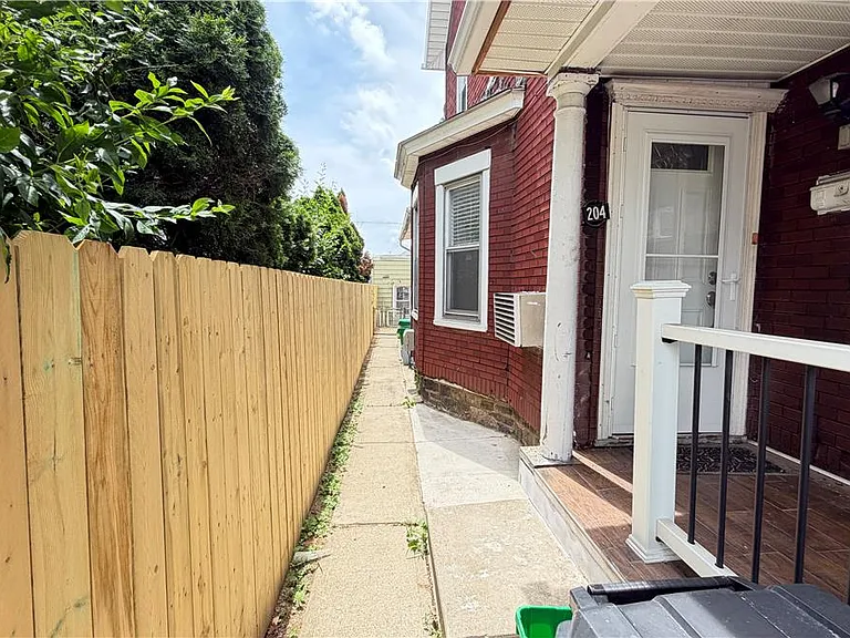 204 S Carlisle St — Photo 4