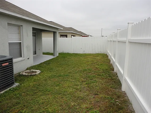 11808 Lynmoor Dr — Photo 15