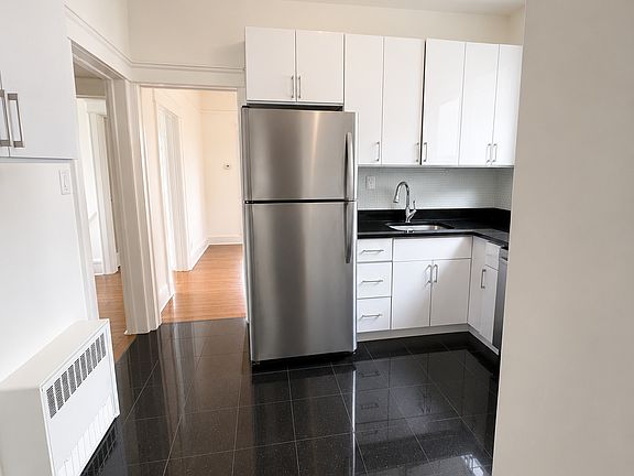 5th image of 436 Undercliff Ave Floor 2