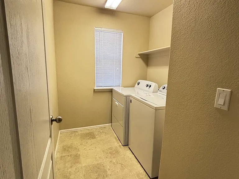 7628 Canyon Oak Dr — Photo 14