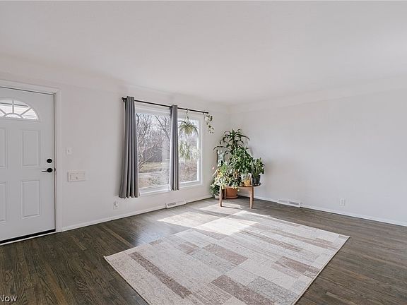 3rd image of 5731 Andover Blvd