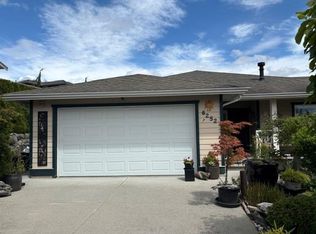 6252 Baillie Rd, Sechelt, BC V7Z0R5