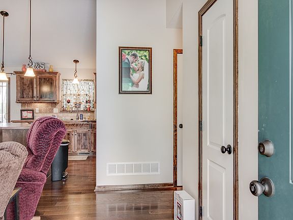 4th image of 2303 S Owings St