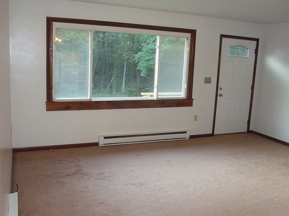 2nd image of 1050 Melnes St