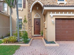 15245 SW 8th Way, Miami, FL 33194