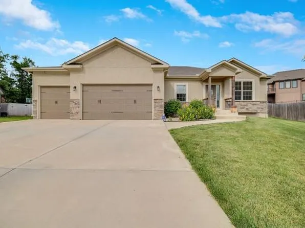 1400 NW Red Oak Ct, Grain Valley, MO 64029