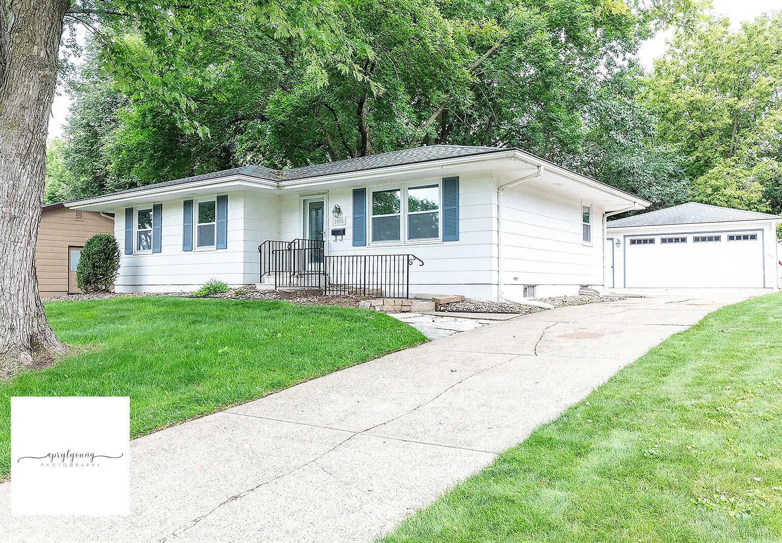 3 bed, 1064 sqft, $1,975 — Photo 1
