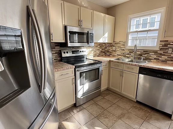 4th image of 7946 Calvary Ct #7946