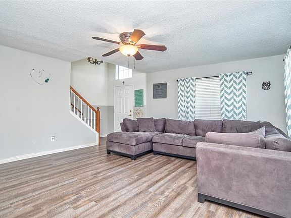 5th image of 733 Raven Dr