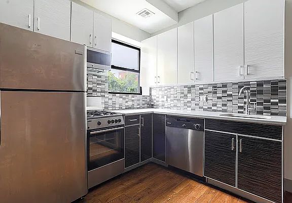 3rd image of 1329 Pacific St APT 1B