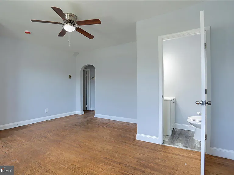 1323 N Kenwood Ave #1 — Photo 18