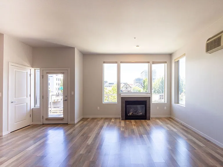 1607 NW Davis St — Photo 29